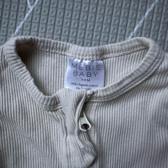 Quincy Mae and Mebie Baby sleeper bundle 3-6m - Picture 3 of 14